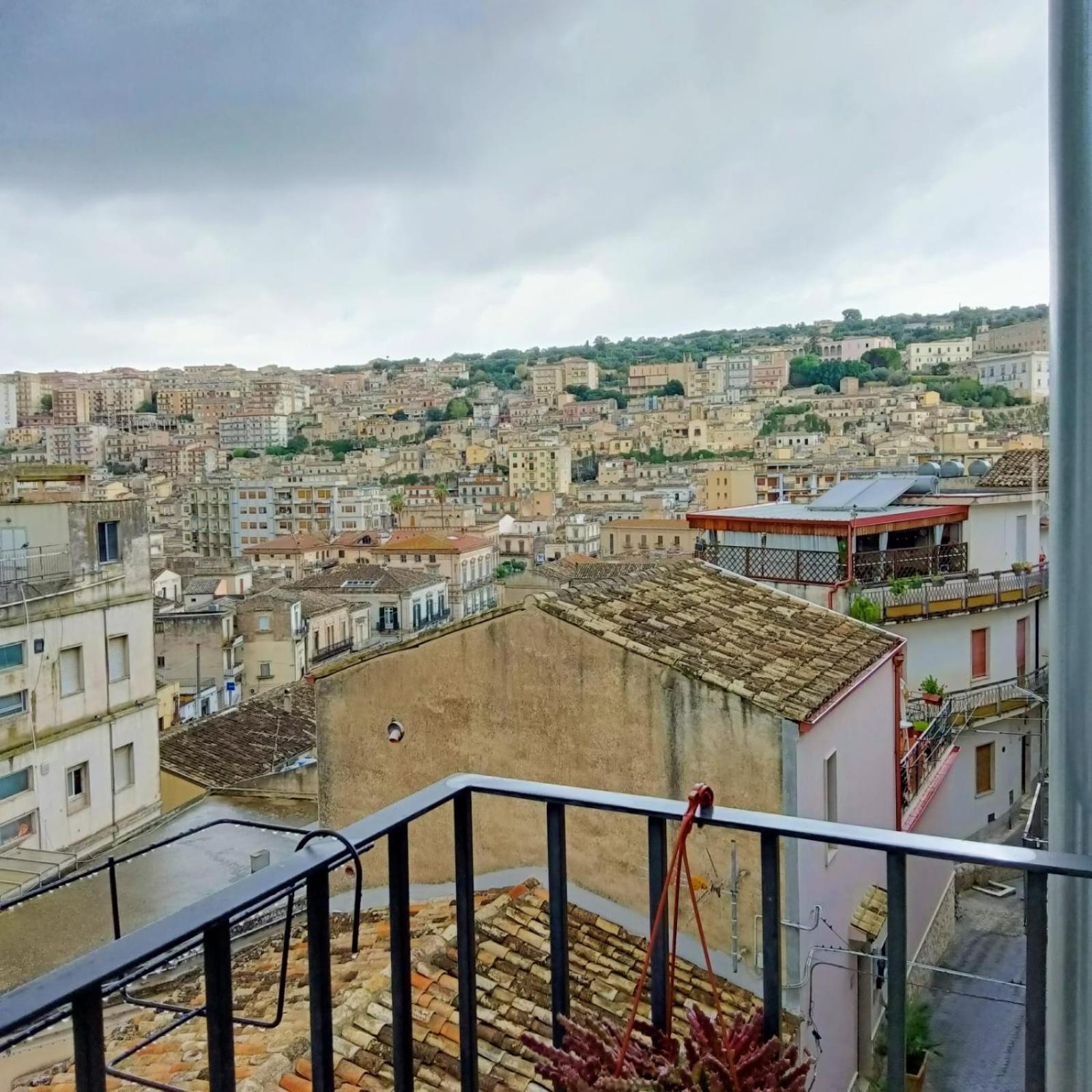 Acciana Rooms موديكا المظهر الخارجي الصورة